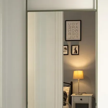 Thalia Apartment *