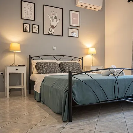 Thalia Apartment *