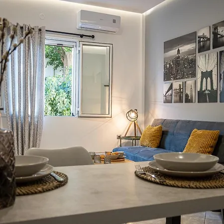 Thalia Apartment *