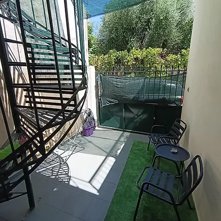 Thalia Apartment *